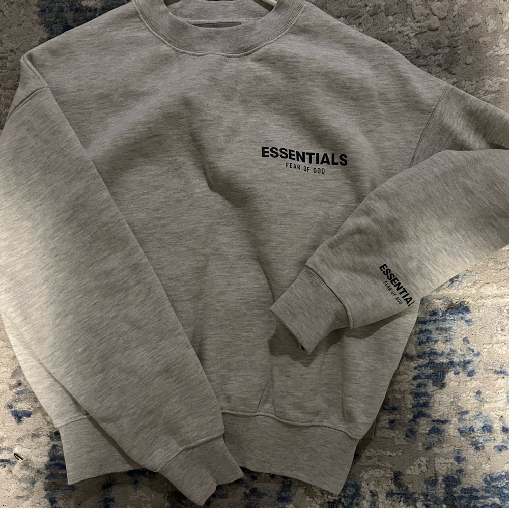 Essentials grey crew neck- Kids size 8 Medium